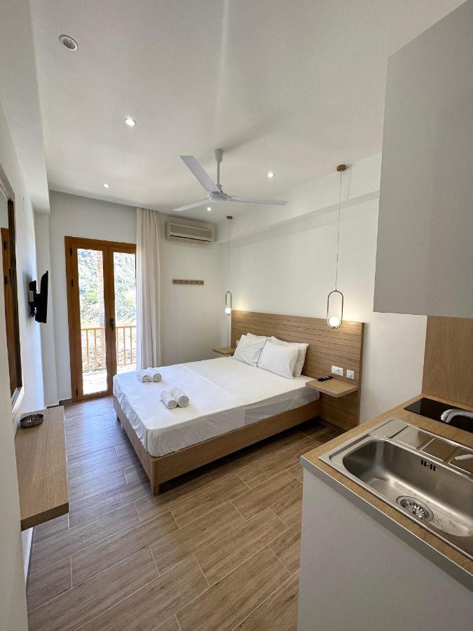 Lissos Rooms Sougia Exterior foto