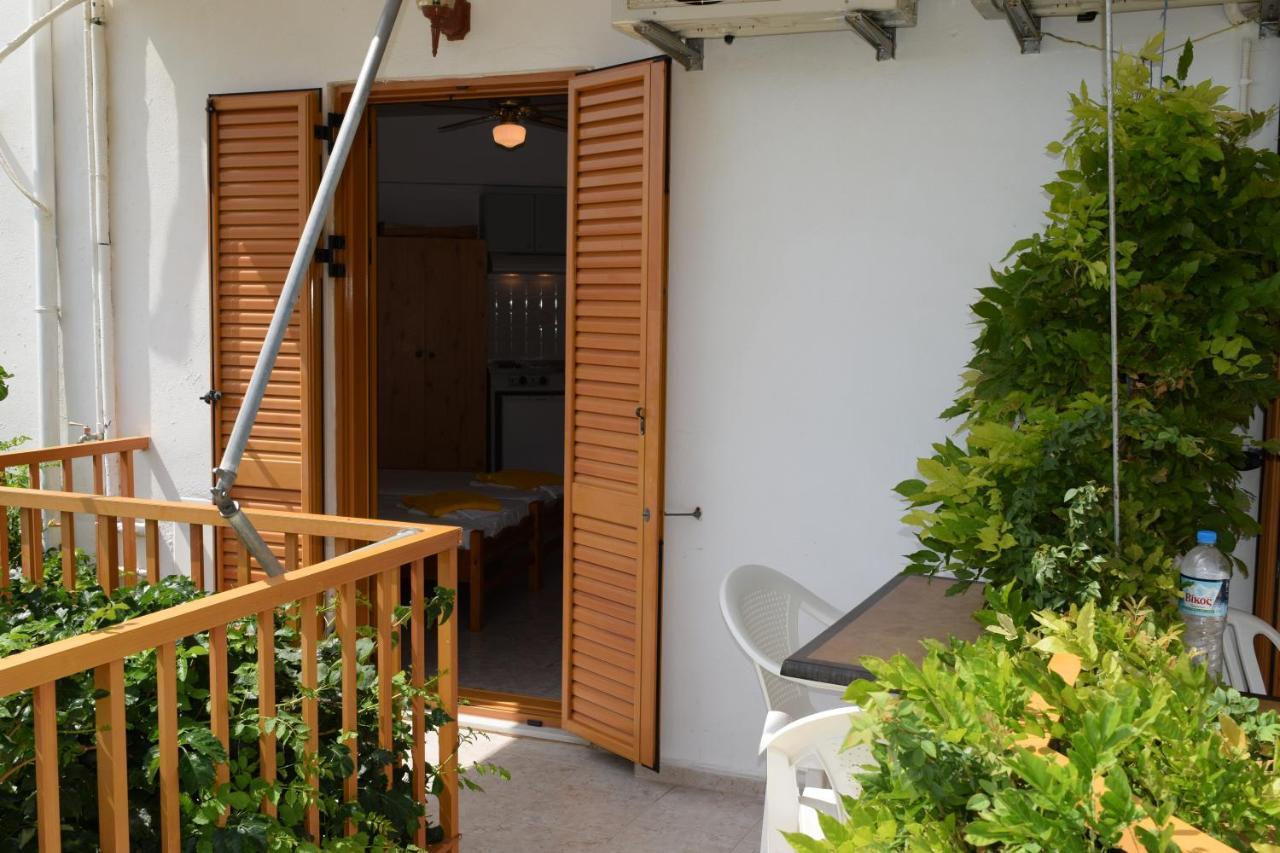 Lissos Rooms Sougia Exterior foto